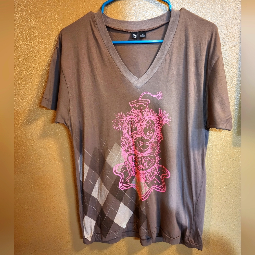 Graphic V-neck Tshirt Brownish Color Pink Graphic Mens Tee